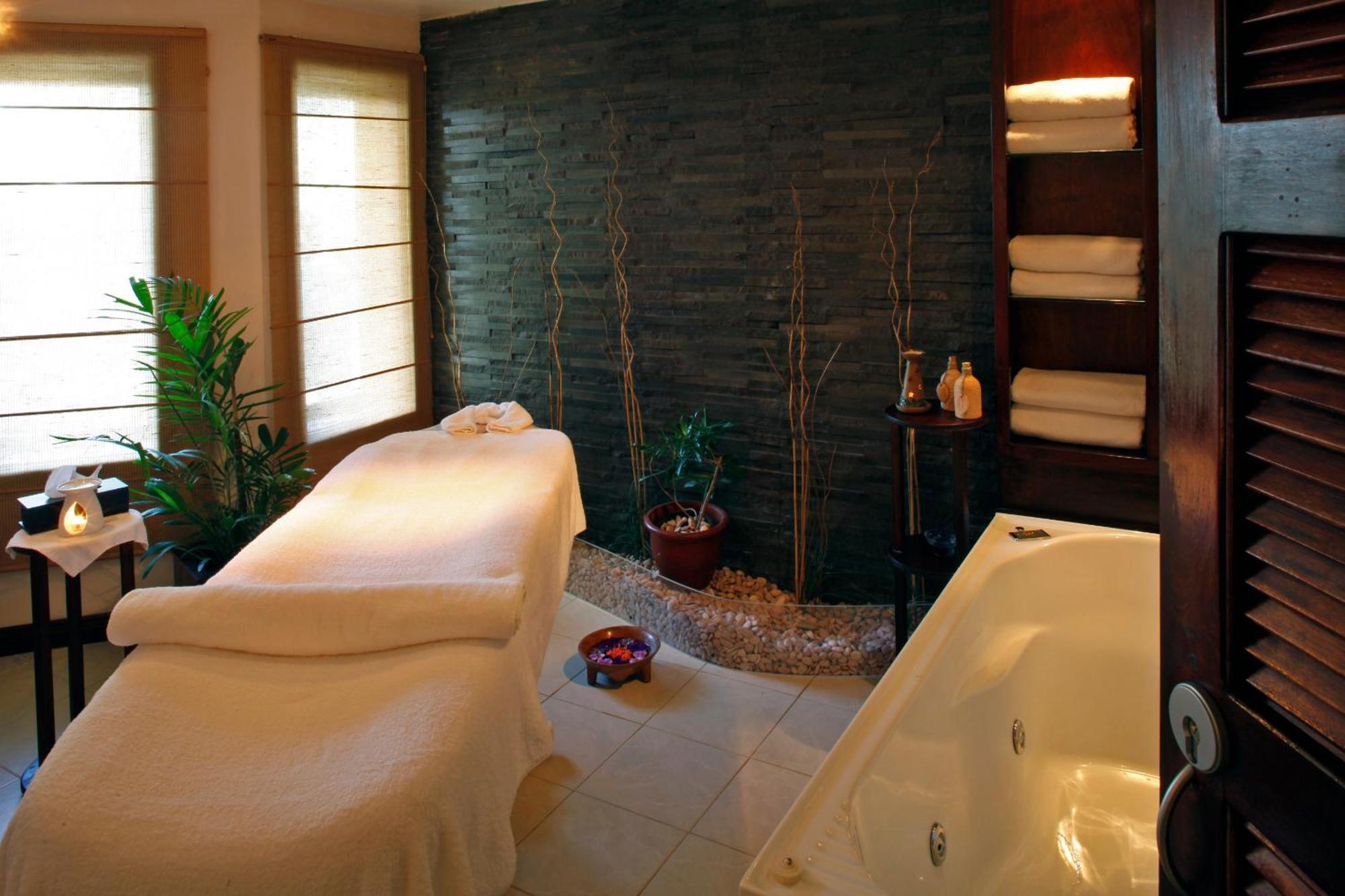 The Warwick Fiji Korolevu (Viti Levu) Exterior foto A spa treatment room
