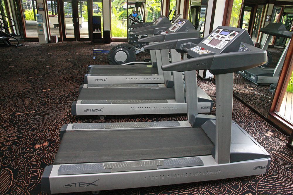 The Warwick Fiji Korolevu (Viti Levu) Exterior foto Treadmills in a gym