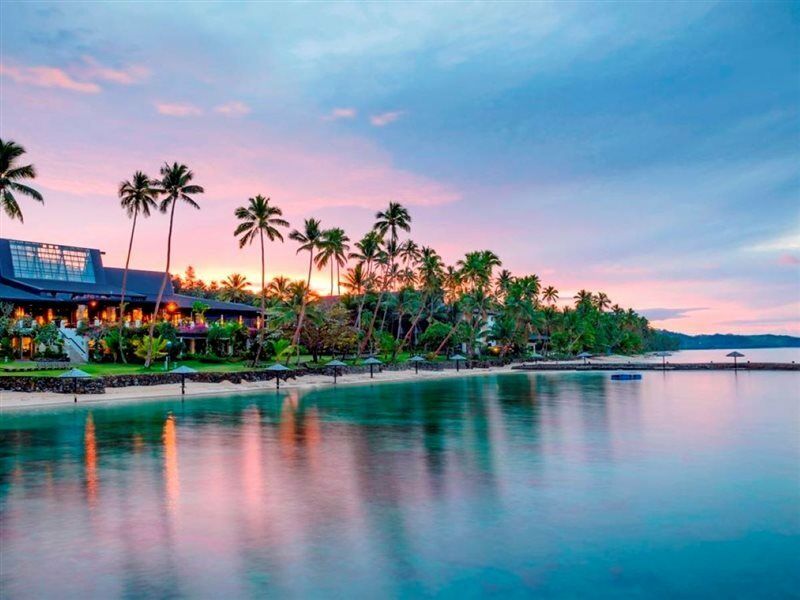 The Warwick Fiji Korolevu (Viti Levu) Exterior foto Sunset at the Four Seasons Resort