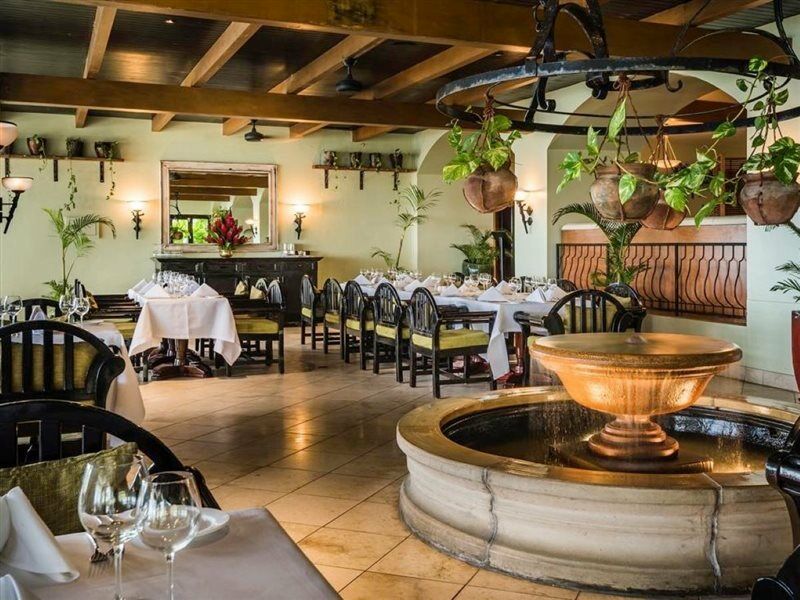 The Warwick Fiji Korolevu (Viti Levu) Exterior foto Restaurant